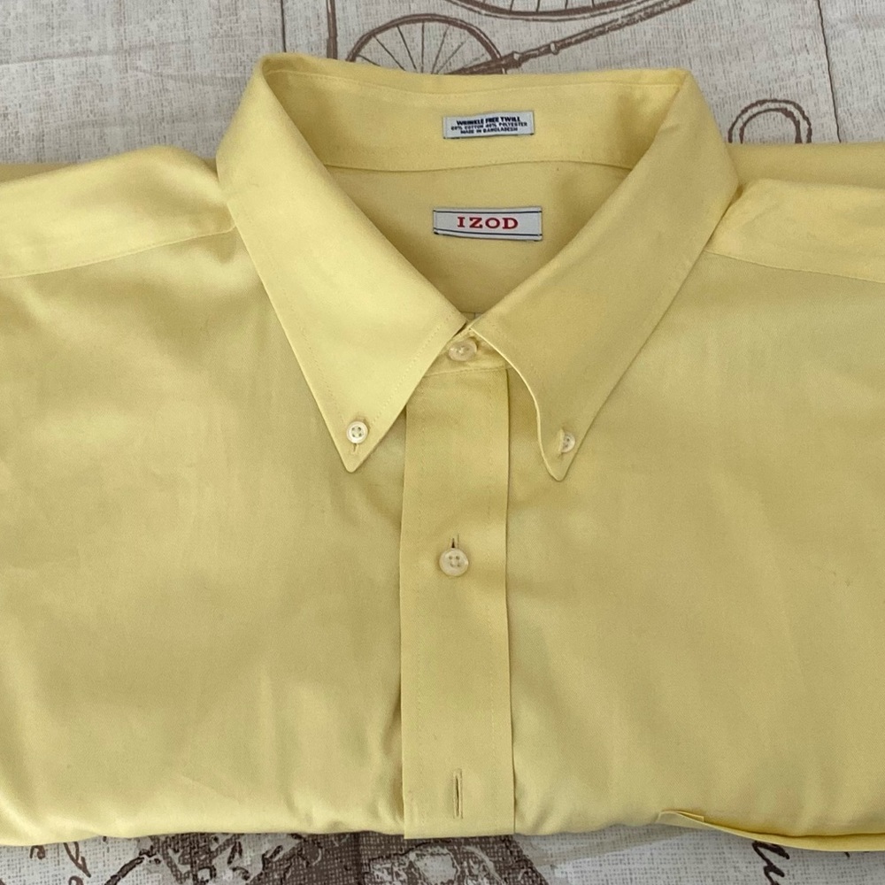 IZOD Regular Fit, Color Yellow Neck Size 18 1/2 Sleeve Size 36/37 Condition New